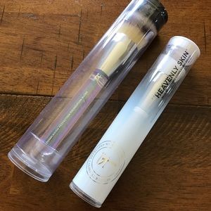 Cosmetic  makeup brushes